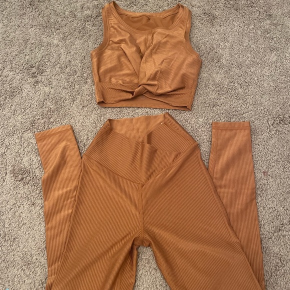 aerie Pants - aerie legging and crop top matching set